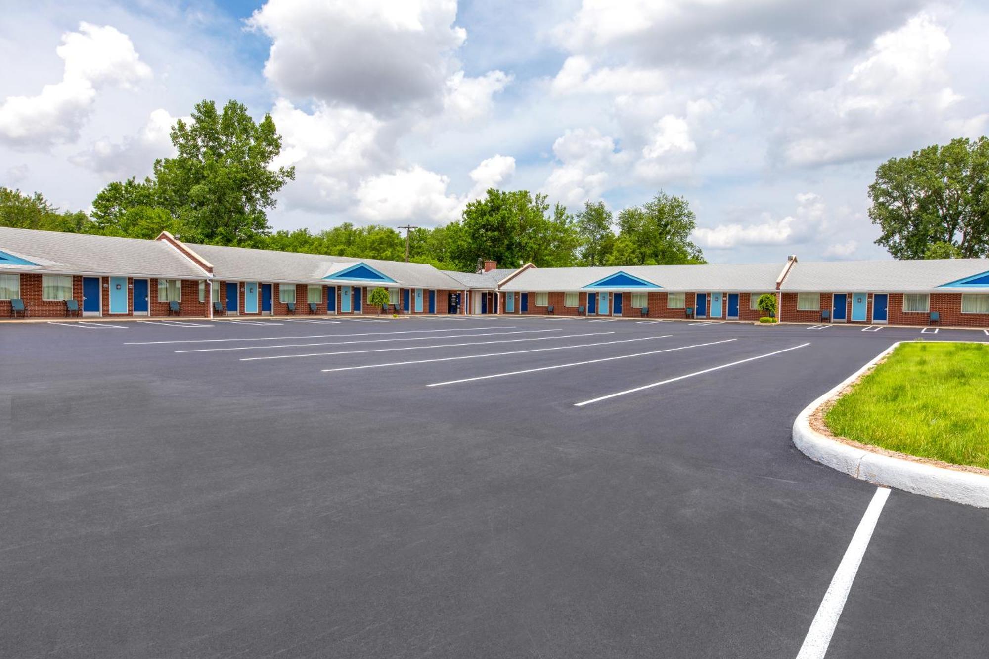 Days Inn By Wyndham Wauseon Exterior photo
