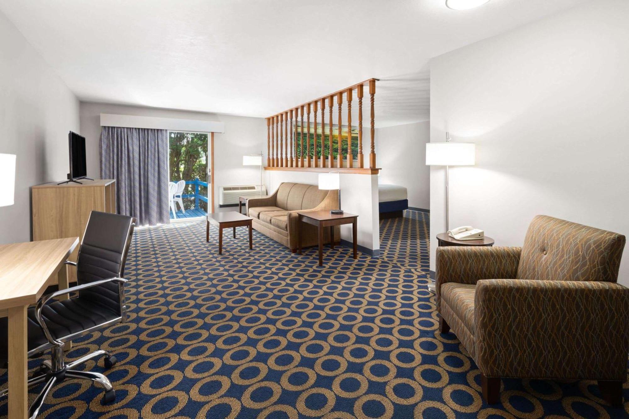 Days Inn By Wyndham Wauseon Exterior photo