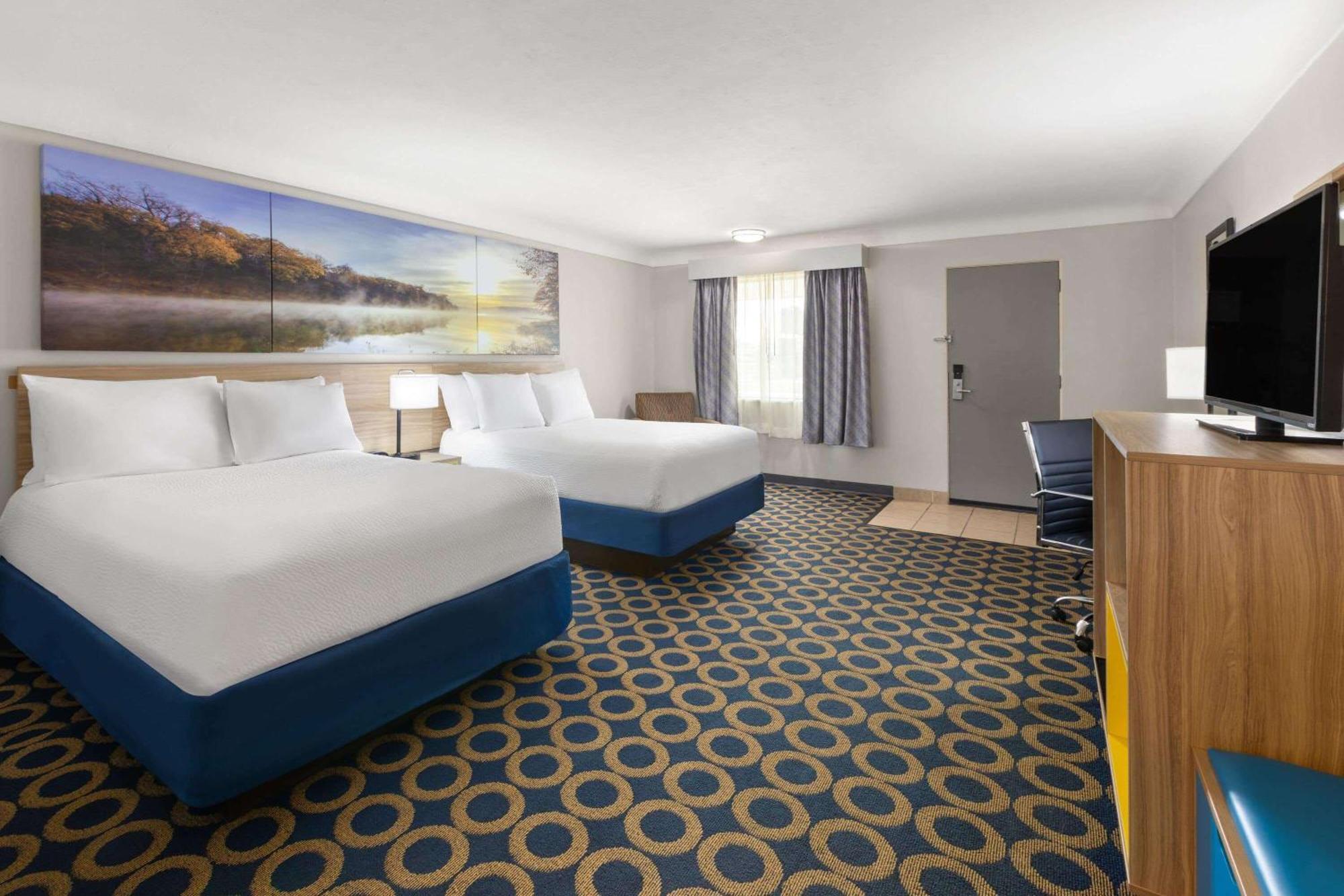 Days Inn By Wyndham Wauseon Exterior photo